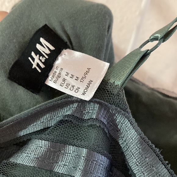 Green formal dress - Picture 5 of 5